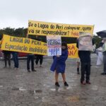 PROTESTO alerta para risco de colapso no ecossistema da lagoa